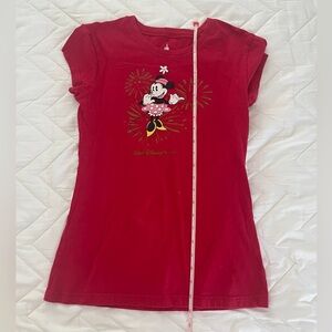 Disney Parks Red Minnie Mouse Graphic T-Shirt in Small
